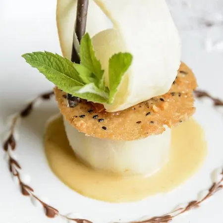 Domaine De La Foret فندق 4*