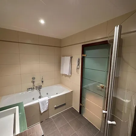 Domaine De La Foret 4* ريميش