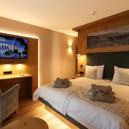 فندق Domaine De La Foret ريميش