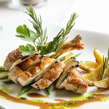 Domaine De La Foret Отель 4*