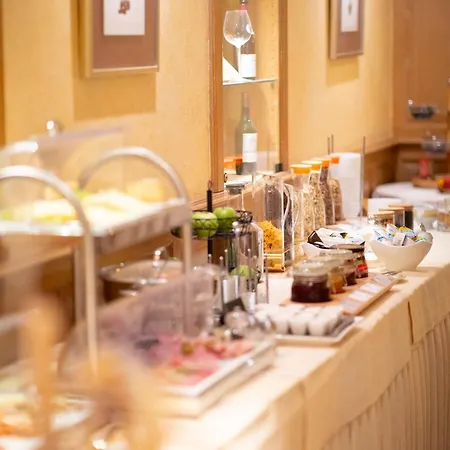 מלון Domaine De La Foret רמיך