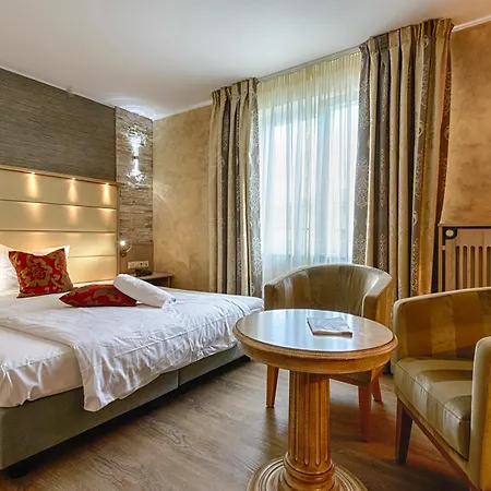 Domaine De La Foret מלון