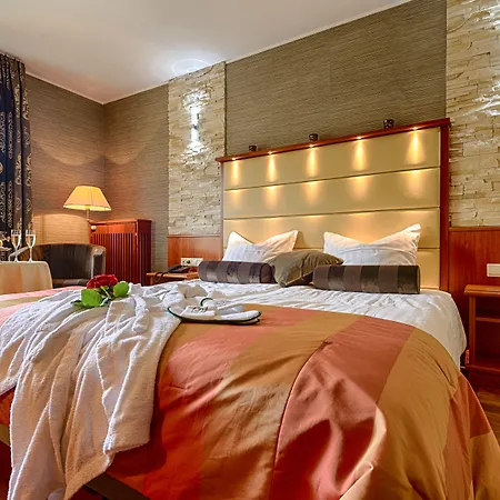 Domaine De La Foret Hotel 4*