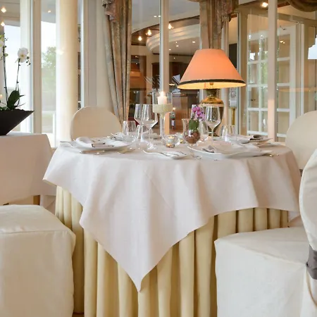 Domaine De La Foret 4* רמיך