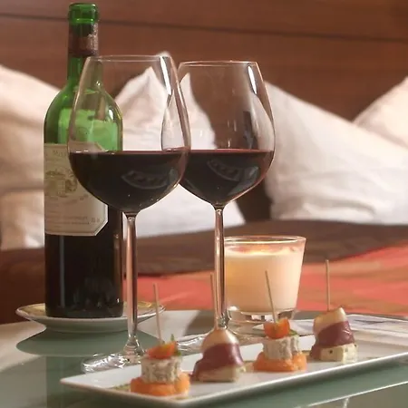 מלון Domaine De La Foret רמיך