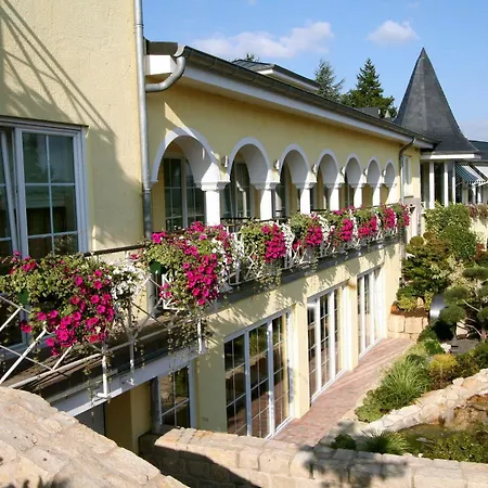 Отель Domaine De La Foret Ремич